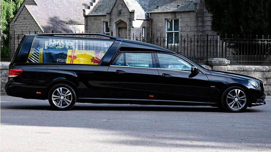 Гроб с телом Елизаветы II покинул Балморал